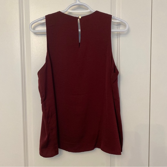Banana Republic maroon sleeveless tank top ladies medium - Picture 2 of 4